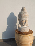 AYOMI 60 cm el oyması balsa ağacı Buda heykeli, doğal ahşap dokusu ve huzurlu tasarımıyla dekoratif obje.