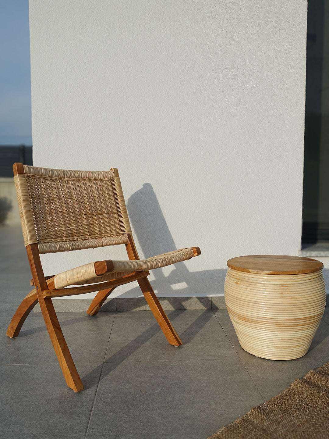 AYOMI Bambus orta sehpa küçük, teak ve bambu. AYOMI teak sandalye ile beraber.  Outdoor uyumlu, ev ve oteller için.