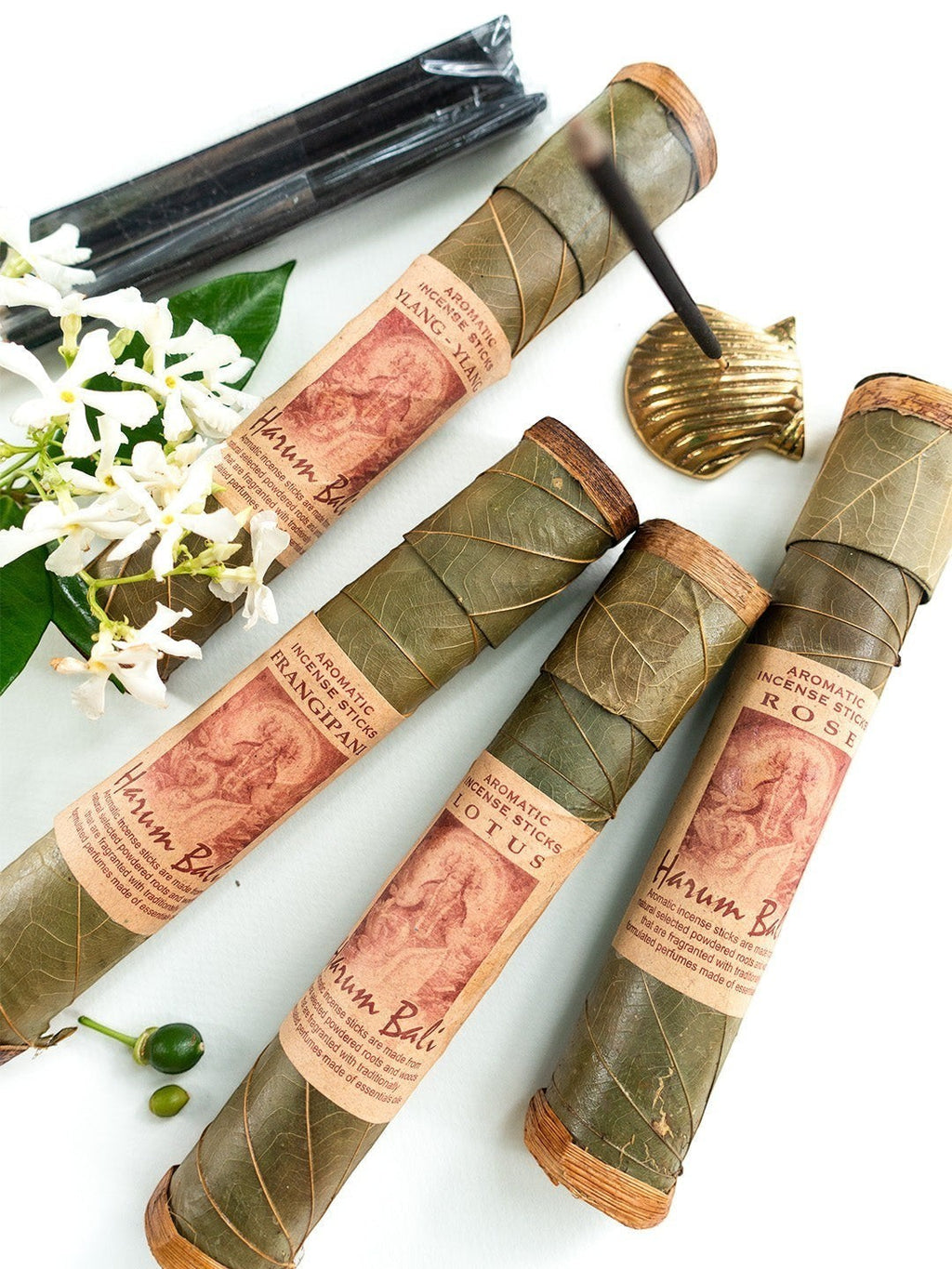 AYOMI Harum Bali doğal muz yaprağı kaplı tütsü çubukları, farklı çiçek aromalarıyla sunulan el yapımı set.