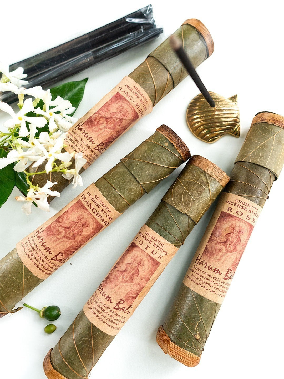 AYOMI Harum Bali doğal muz yaprağı kaplı tütsü çubukları, farklı çiçek aromalarıyla sunulan el yapımı set.