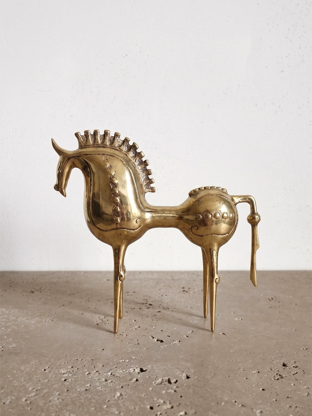 AYOMI Troy At pirinç döküm biblo, 18×19×5 cm, detaylı at figürü, dekoratif heykel, paslanmaz pirinç, el yapımı